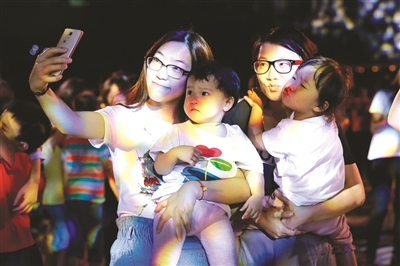 TBNA New Residents Enjoy Night Life 